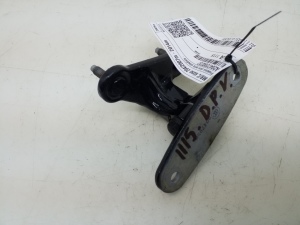 Mercedes Benz C-Class 204 (2007–2014) Esiukse ülemine hing A2047200237 - 2