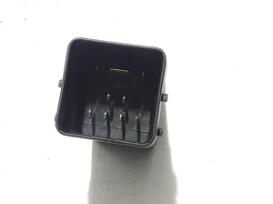 Opel Vivaro B (2014–2019) Glow plug relay 8200798585 - 2