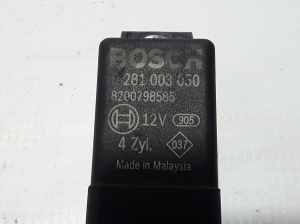 Opel Vivaro B (2014–2019) Glow plug relay 8200798585 - 3