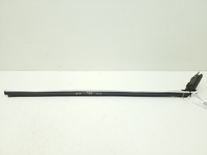 Esiukse klaasi välimine liist - A2087201624