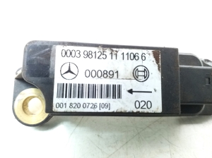 Mercedes Benz CLK-Class 208 (1997–2002) Airbag sensor A0018200726 - 3