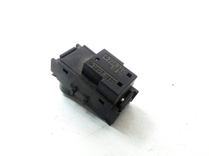 Mercedes Benz CLK-Class 208 (1997–2002) Muu ekraan A2088201001 - 2