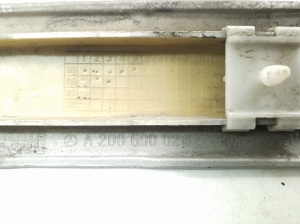 Mercedes Benz CLK-Class 208 (1997–2002) Beplankung Zierleiste Kotflügel A2086900262 - 3