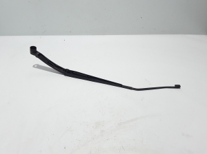  Windshield wiper blade 