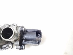  EGR valve 