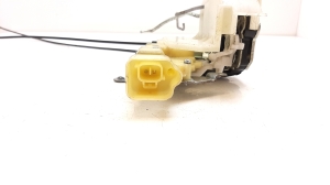 Isuzu D-Max (2002–2012) Front door lock - 2