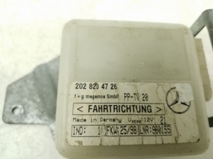 Mercedes Benz CLK-Class 208 (1997–2002) Juhtplokk A2028204726 - 3