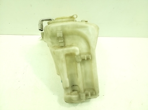 Mercedes Benz CLK-Class 208 (1997–2002) Scheibenwaschbehälter vorne A2088690020 - 4