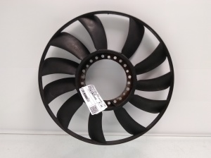 AUDI A4 B5 (1994–2001) Jahutusventilaatori tiivik 058121301B - 3