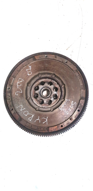  Clutch flywheel 