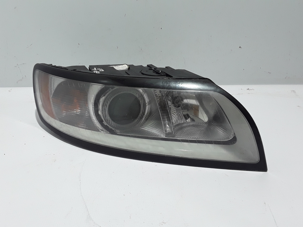 VOLVO V50 1 generation (2003-2012) Front Right Headlight 31265695 22413771