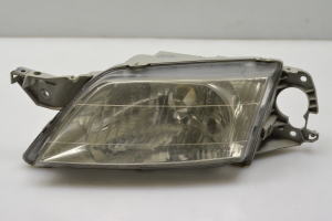 Mazda Premacy (1999–2005) Phare avant P0286L