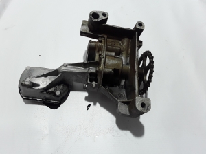  Oil pump 