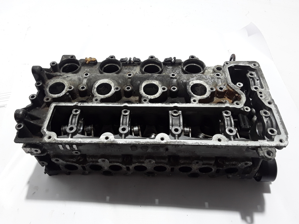 VOLVO V50 1 generation (2003-2012) Engine Cylinder Head 8252347 22413681