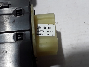 RENAULT Clio IV (2012–2019) Front door glass switch 254118044R - 2