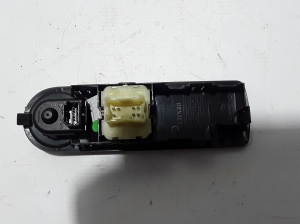 RENAULT Clio IV (2012–2019) Front door glass switch 254118044R - 3