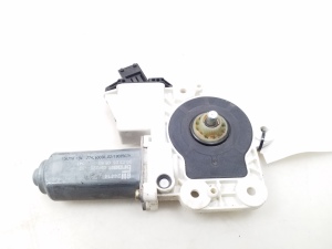 Rear side door window regulator motor - 24414776