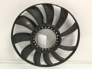 Volkswagen Passat B5 (1997–2005) Lüfterlaufrad 058121301B - 3