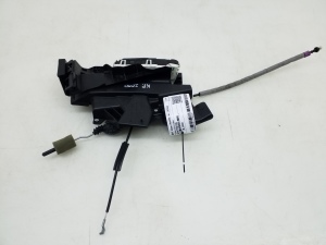 Mercedes Benz C-Class 204 (2007–2014) Esiukse lukk A2047202535 - 2