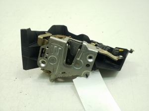 Mercedes Benz E-Class W210 (1995–2002) Tagumise külgukse lukk A2027300535 - 3