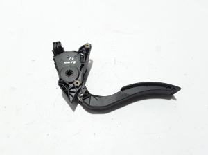 RENAULT Clio IV (2012–2019) Accelerator pedal 180029347R - 3