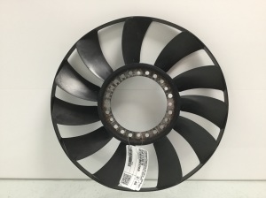 Volkswagen Passat B5 (1997–2005) Lüfterlaufrad 058121301B - 3