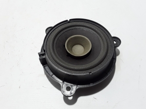   Rear side door speaker 