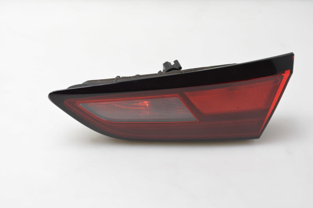 Opel Astra K (2015–2021) Tail light on trunk lid 39032993 Opel Astra K (2015–2021) Tail light on trunk lid 39032993