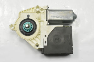 Volkswagen Passat B6 (2005–2010) Esiukse aknatõstuki mootor 1K0959793L - 2