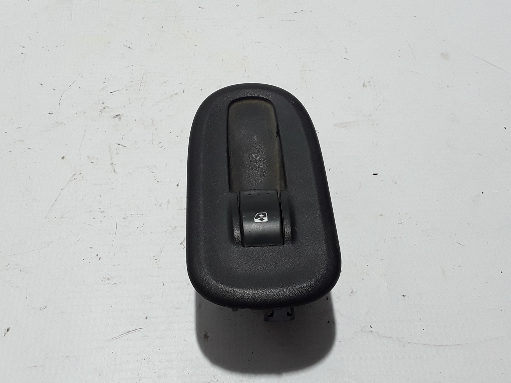 Opel Movano B (2010–2022) Esiukse klaaslüliti 8200548968 Opel Movano B (2010–2022) Esiukse klaaslüliti 8200548968