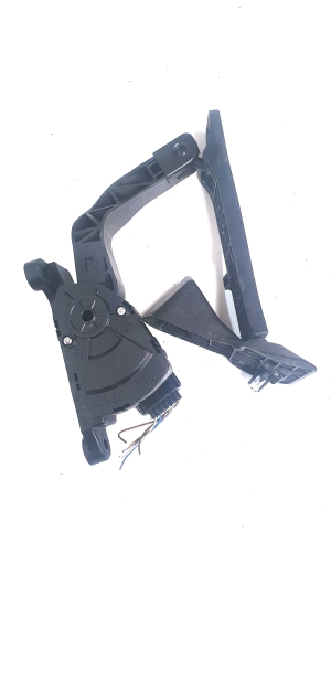 Kia Sportage (2010–2016) Accelerator pedal sensor 327002S100 - 2