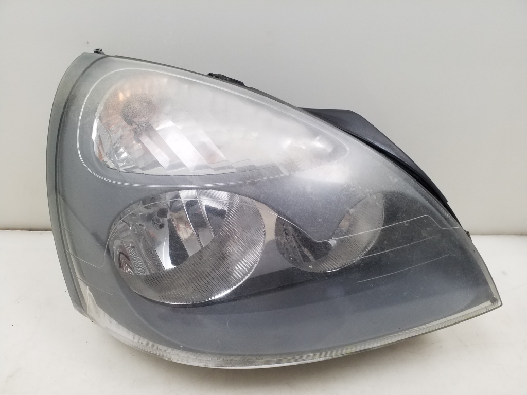 RENAULT Clio 2 generation (1998-2013) Front Right Headlight 25096110