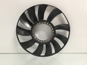 AUDI A4 B5 (1994–2001) Hélice de ventilateur de refroidissement 058121301B - 3