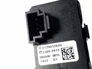 Mercedes Benz E-Class W212 (2009–2015) Hazard light switch A2129052600 - 3