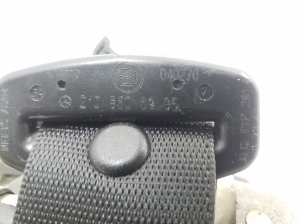 Mercedes Benz E-Class W210 (1995–2002) Sicherheitsgurt hinten A2108606985 - 2