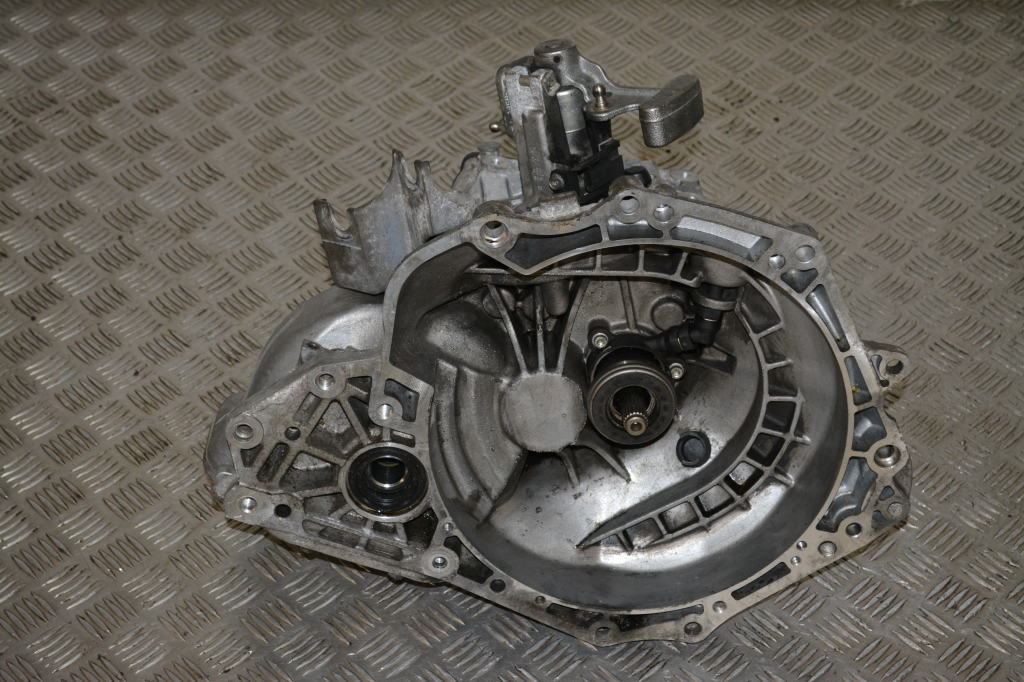Used Opel Astra Gearbox WW394