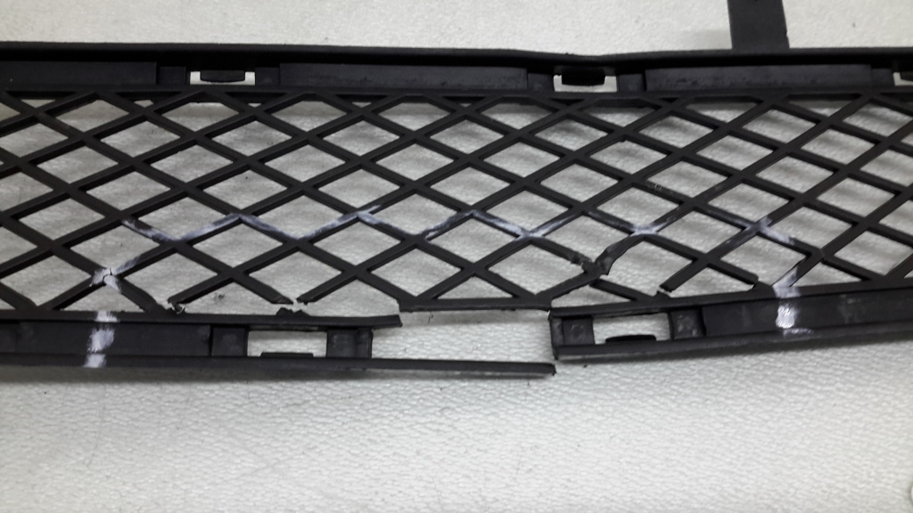 MERCEDES-BENZ C-Class W203/S203/CL203 (2000-2008) Grille inférieure du pare-chocs avant A2038850423 18808173