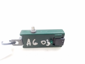 AUDI A6 C5 (1997–2005) Antennenverstärker 4B9035225A - 3