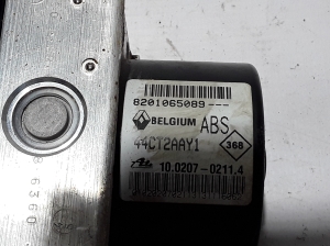 RENAULT Twingo II (2007–2014) ABS unit 8201065089 - 3