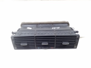 Armatuurlaua ventilatsioonivõred - 4D0820951