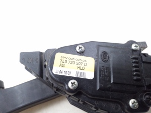 Volkswagen Touareg I (2002–2010) Akseleratora pedālis 7L0723507D - 2