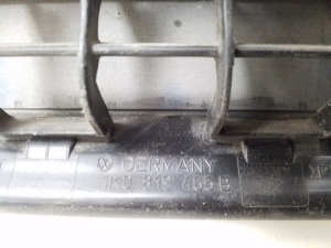 Volkswagen Golf V (2003–2009) Dashboard air vent grilles 1K0819465B - 4