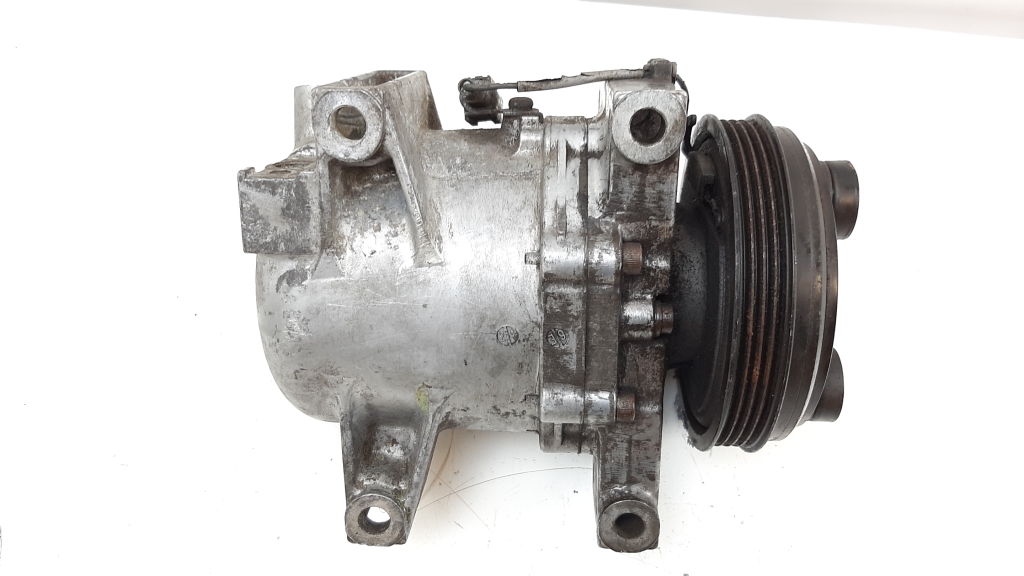 Used Subaru Impreza Air conditioner compressor 73111FE