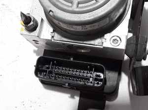 Dacia Dokker (2012–2017) ABS unit 476608804R - 3