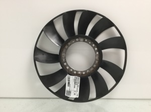 AUDI A4 B5 (1994–2001) Jahutusventilaatori tiivik 058121301B - 2