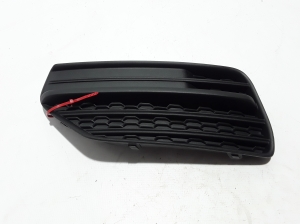   Front bumper lower grille 