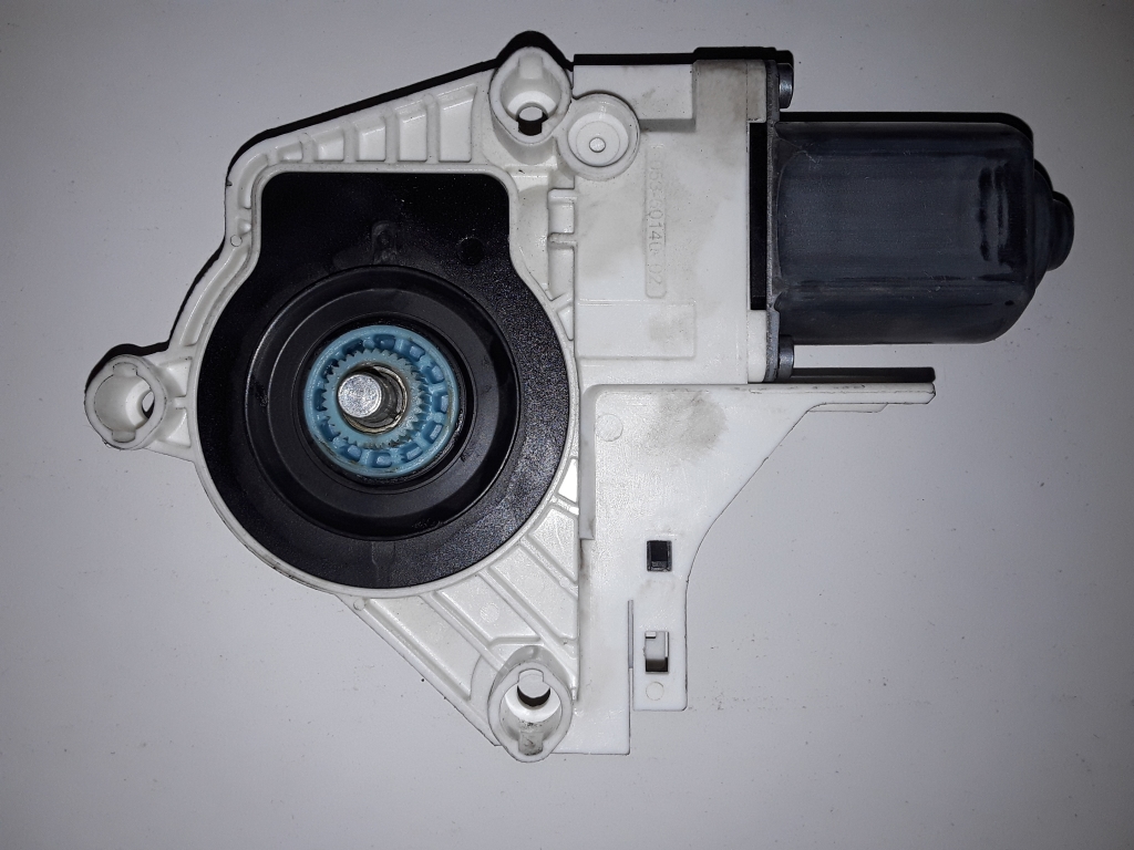 AUDI Q5 8R (2008-2017) Маторчик стеклоподъемника задней правой двери 8k0959811A 22563278