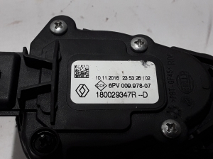 RENAULT Clio IV (2012–2019) Accelerator pedal 180029347R - 2