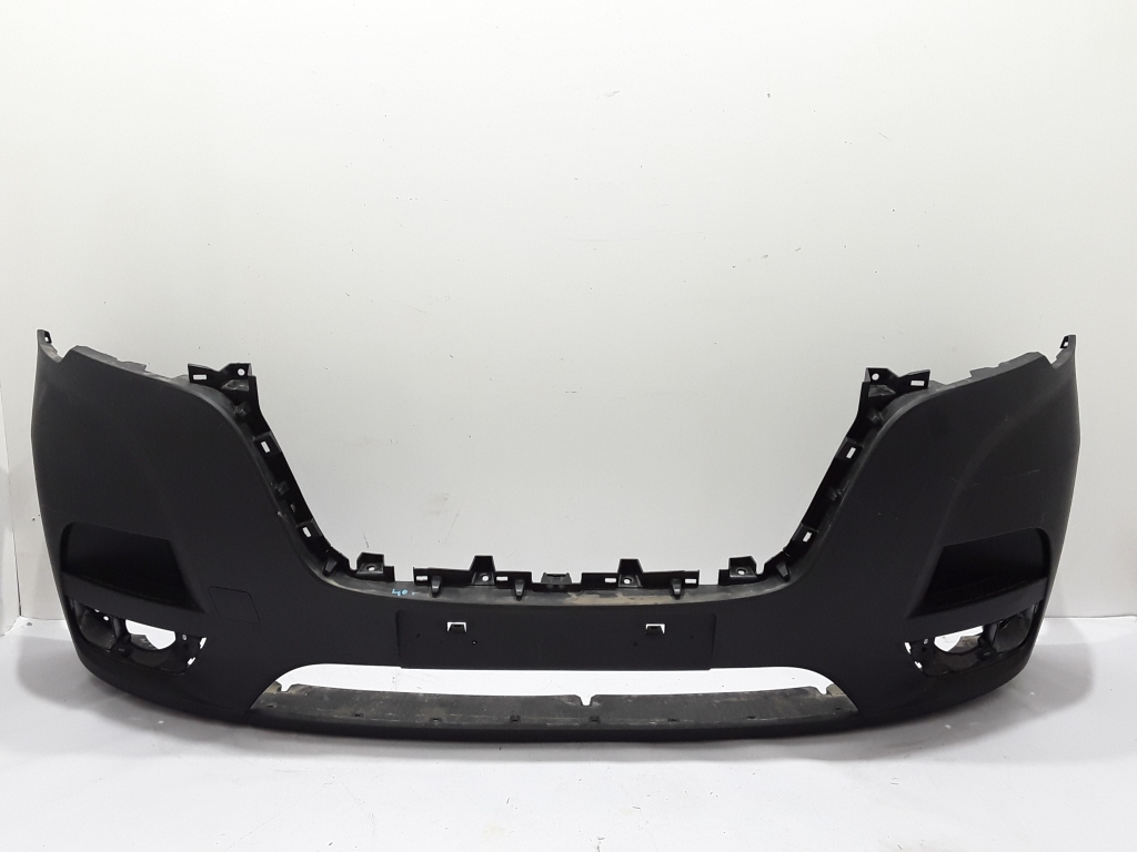 Used RENAULT Master Front bumper 620228205R