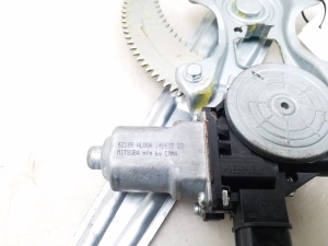 Subaru Legacy (2014–2026) Rear side door window regulator and its parts - 2
